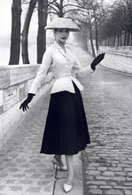 Ladda upp bild till gallerivisning, Little Book of Dior